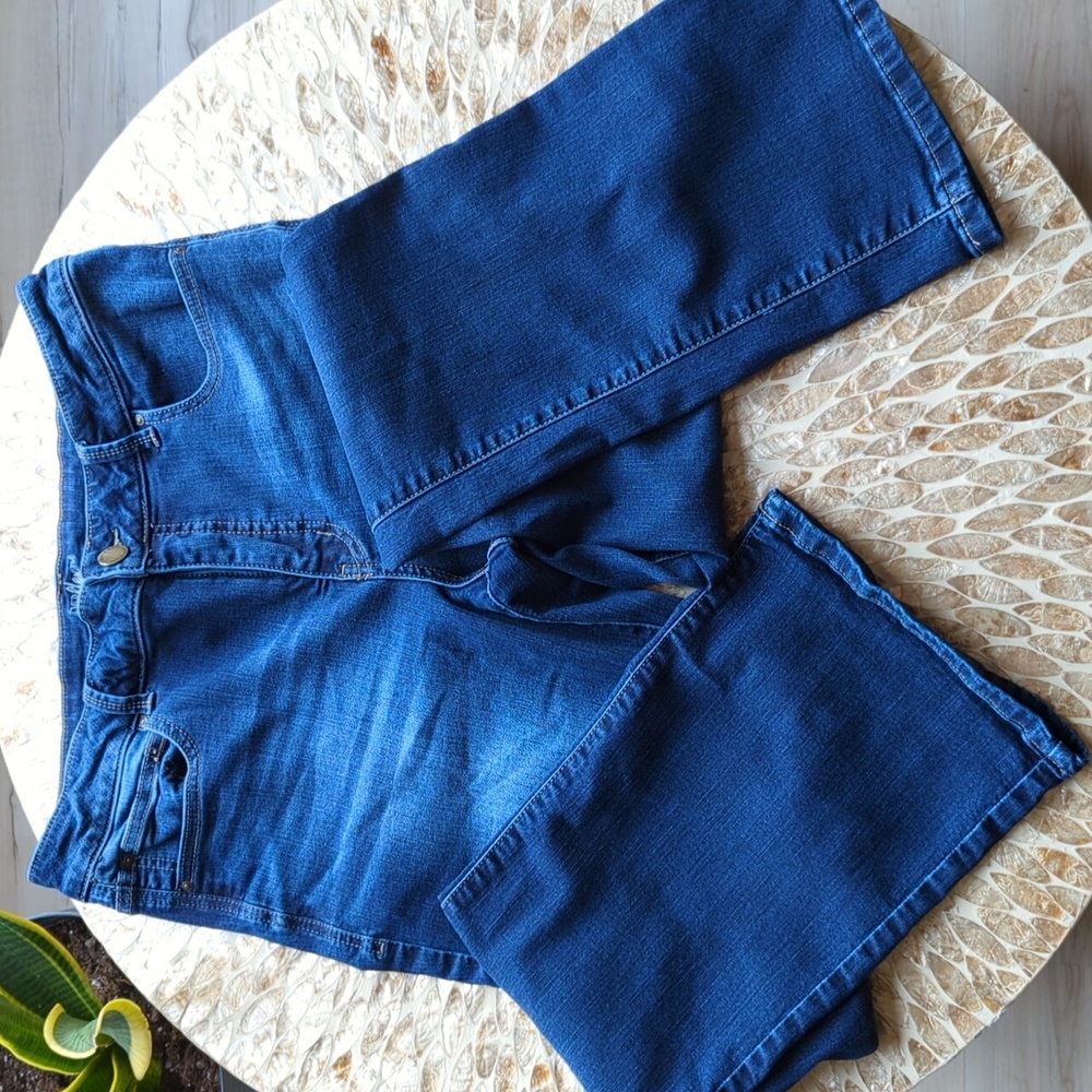 Women's stretch bootcut dark wash jeans